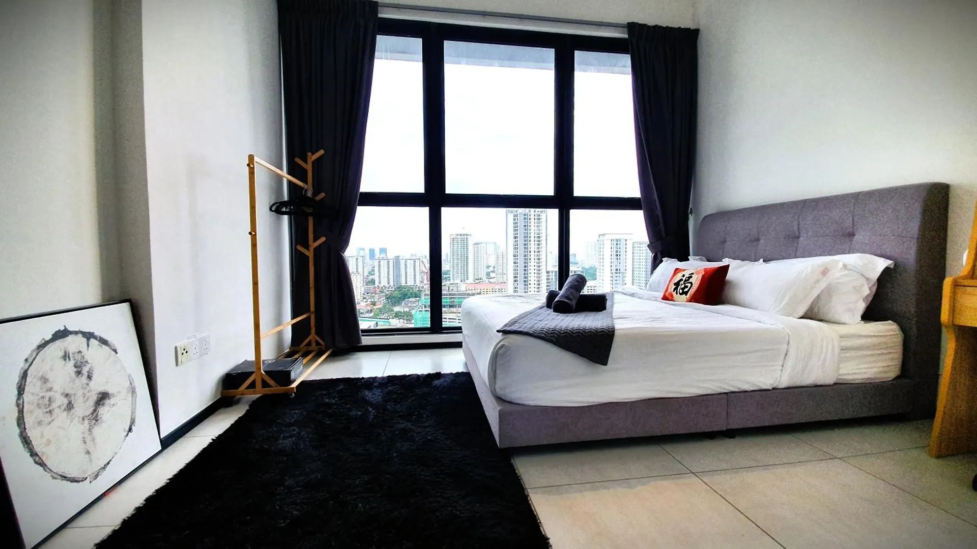 Spectacular City View Near Georgetown 9 Pax Jelutong Διαμέρισμα